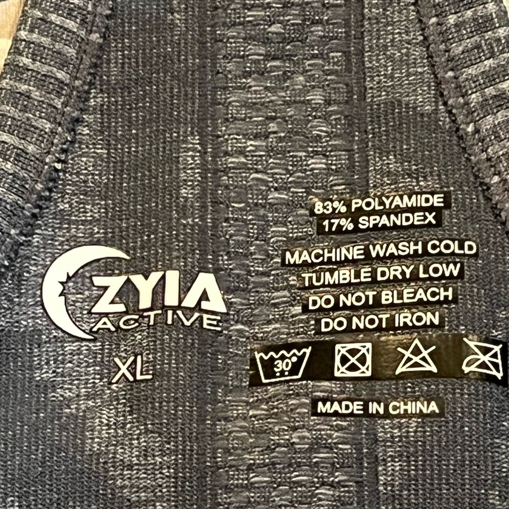 Zyia tank